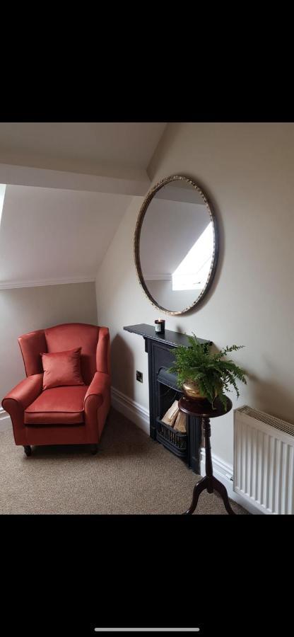 Adams Townhouse Bed & Breakfast Дингъл Екстериор снимка