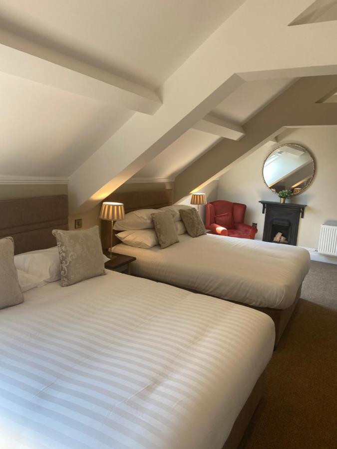 Adams Townhouse Bed & Breakfast Дингъл Екстериор снимка